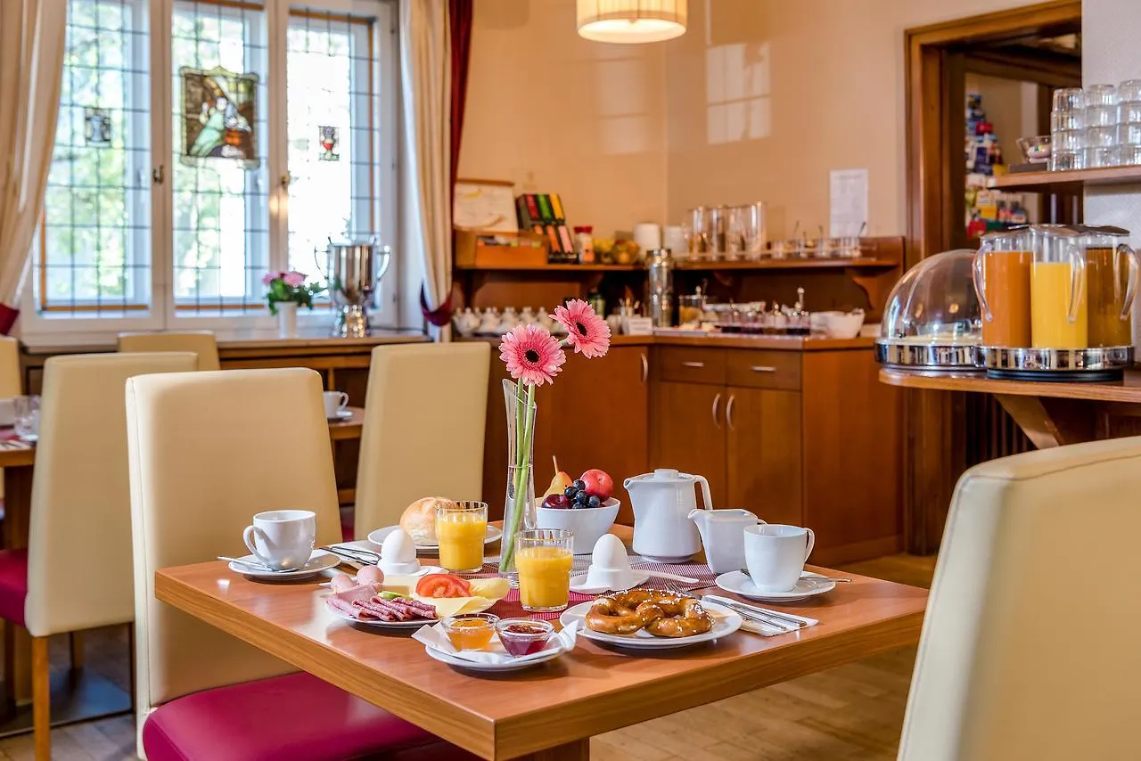 Laimer Hof Am Schloss Nymphenburg Munich Hotel