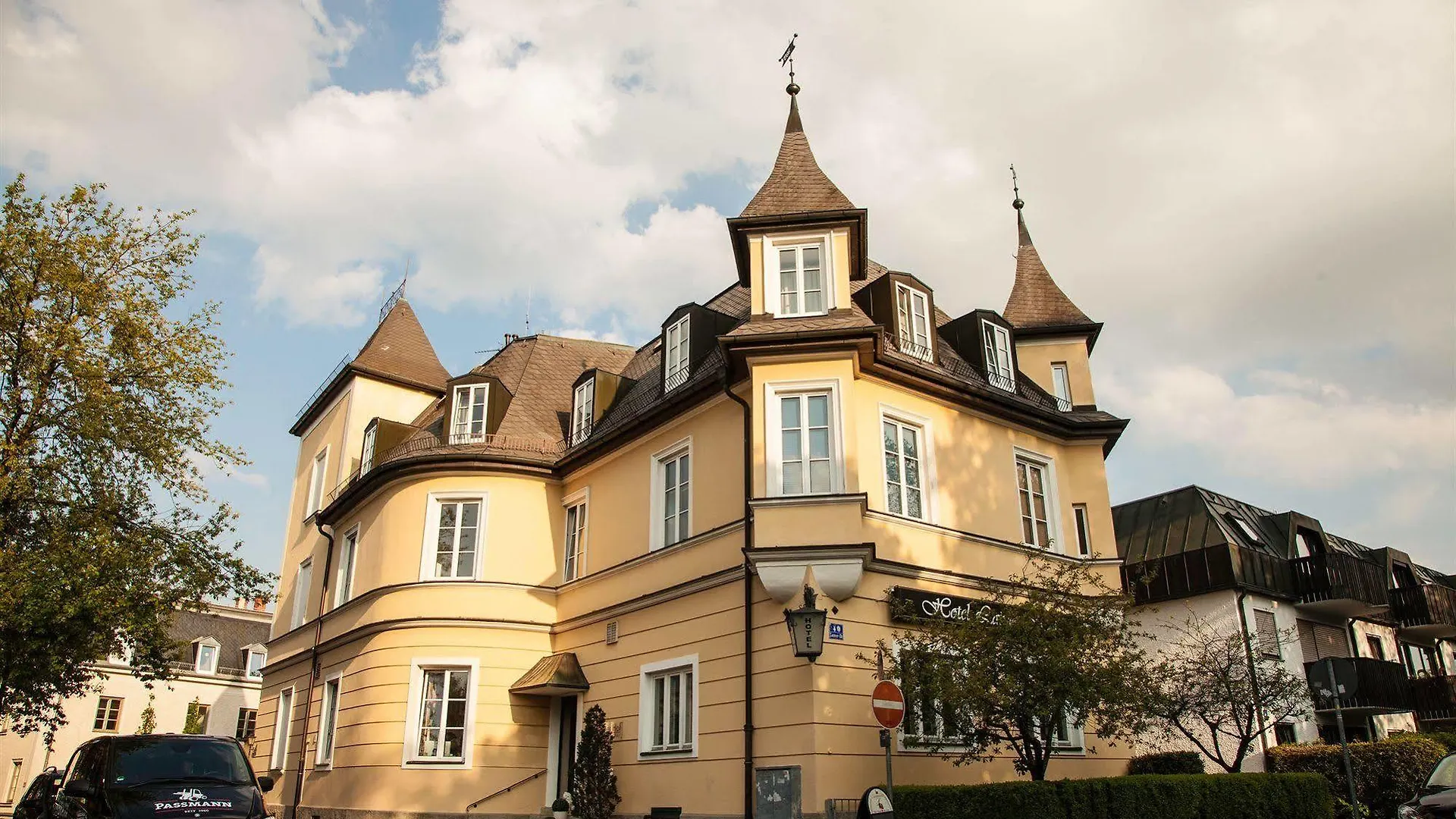 Laimer Hof Am Schloss Nymphenburg Munich Germany